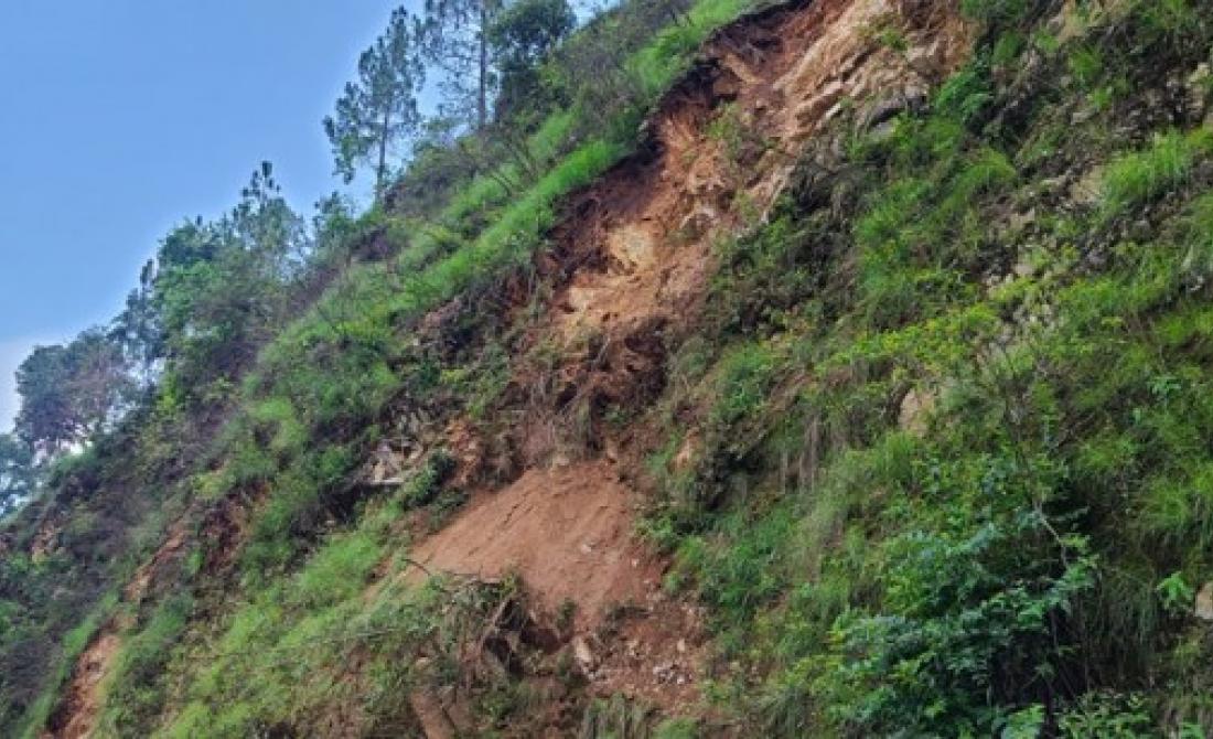 बैतडीमा पहिरोले खानेपानी अवरुद्ध